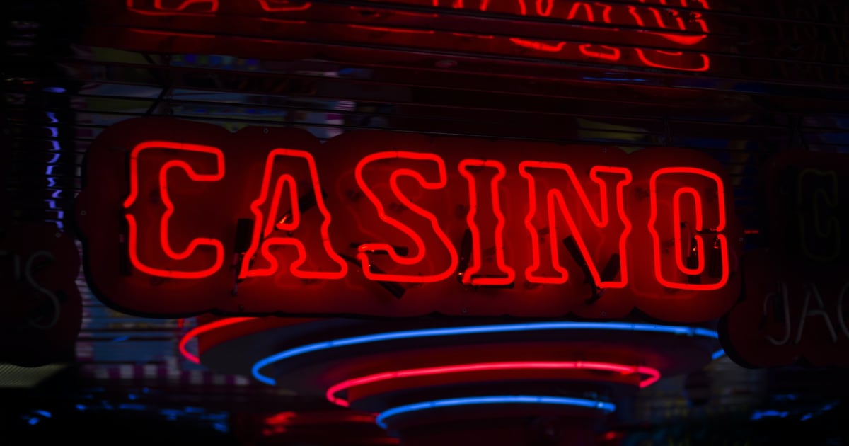 Atšķirība starp tiešsaistes kazino un sauszemes kazino